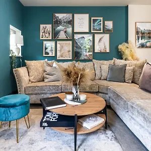  Apartment Spring Mount Luxury Apartment: Retreat United Kingdom